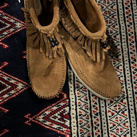 Minnetonka shoes - Picture 4 of 7